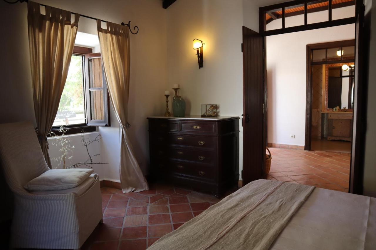 Os Agostos Bed and Breakfast Buitenkant foto