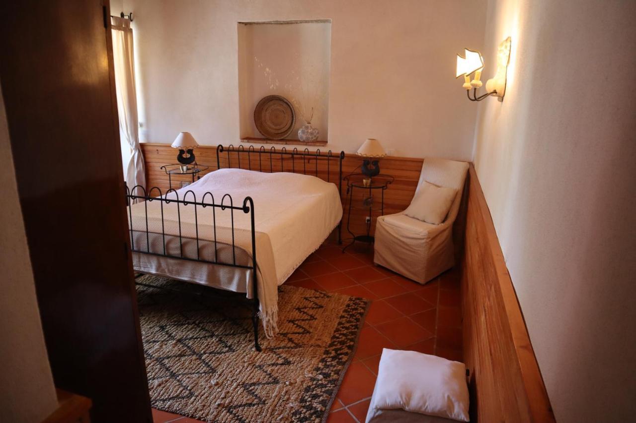 Os Agostos Bed and Breakfast Buitenkant foto