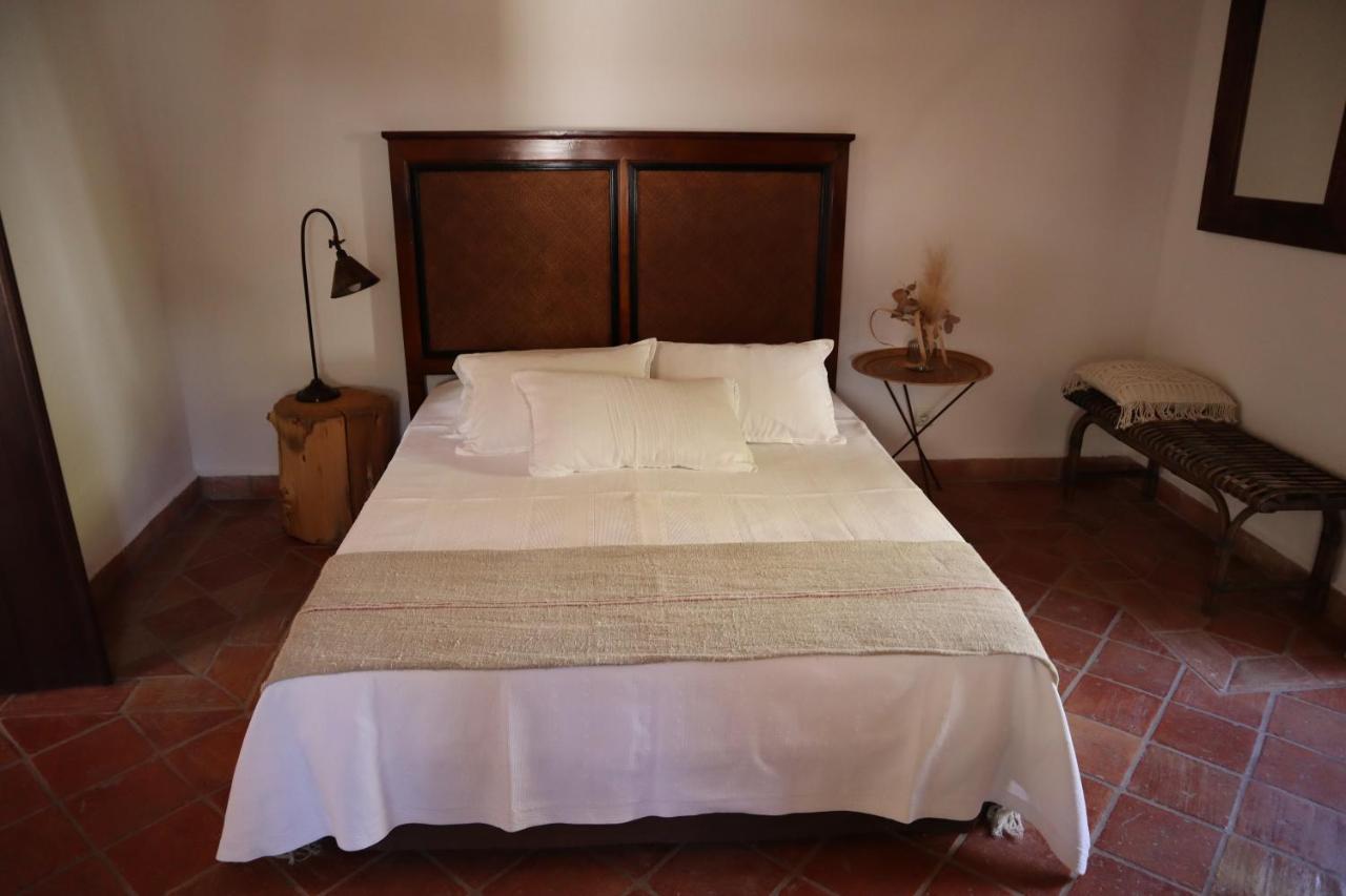 Os Agostos Bed and Breakfast Buitenkant foto