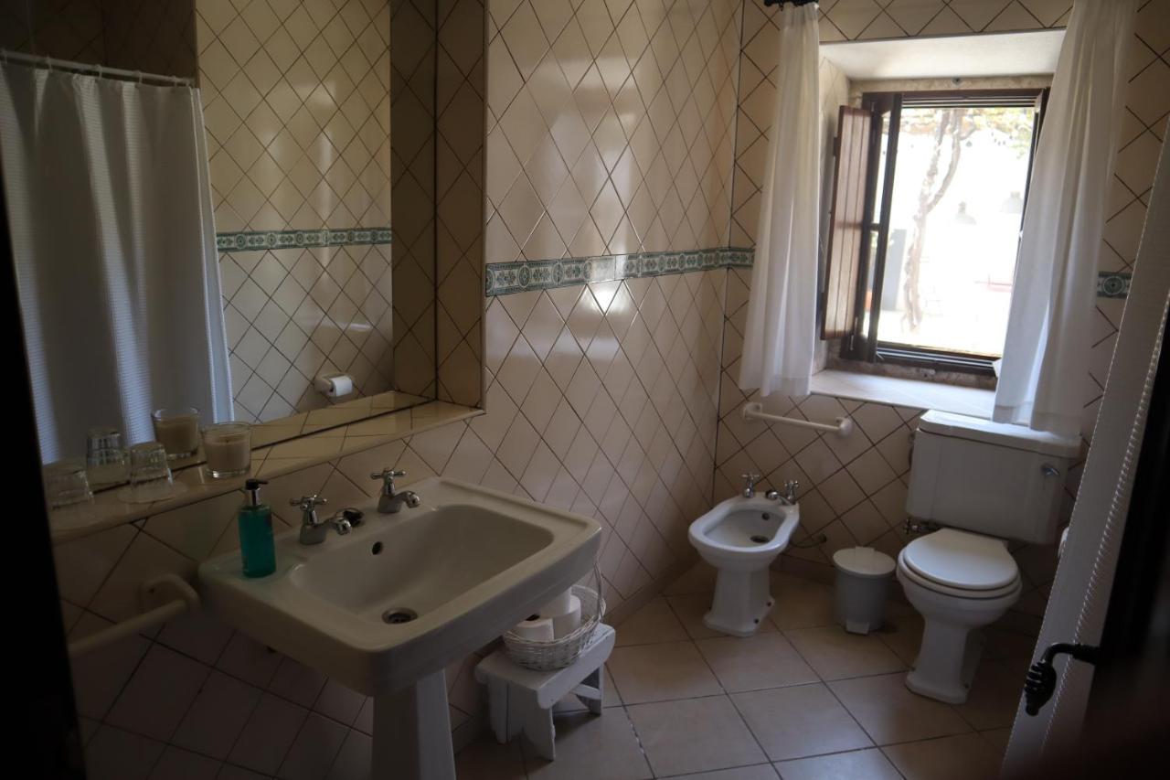Os Agostos Bed and Breakfast Buitenkant foto