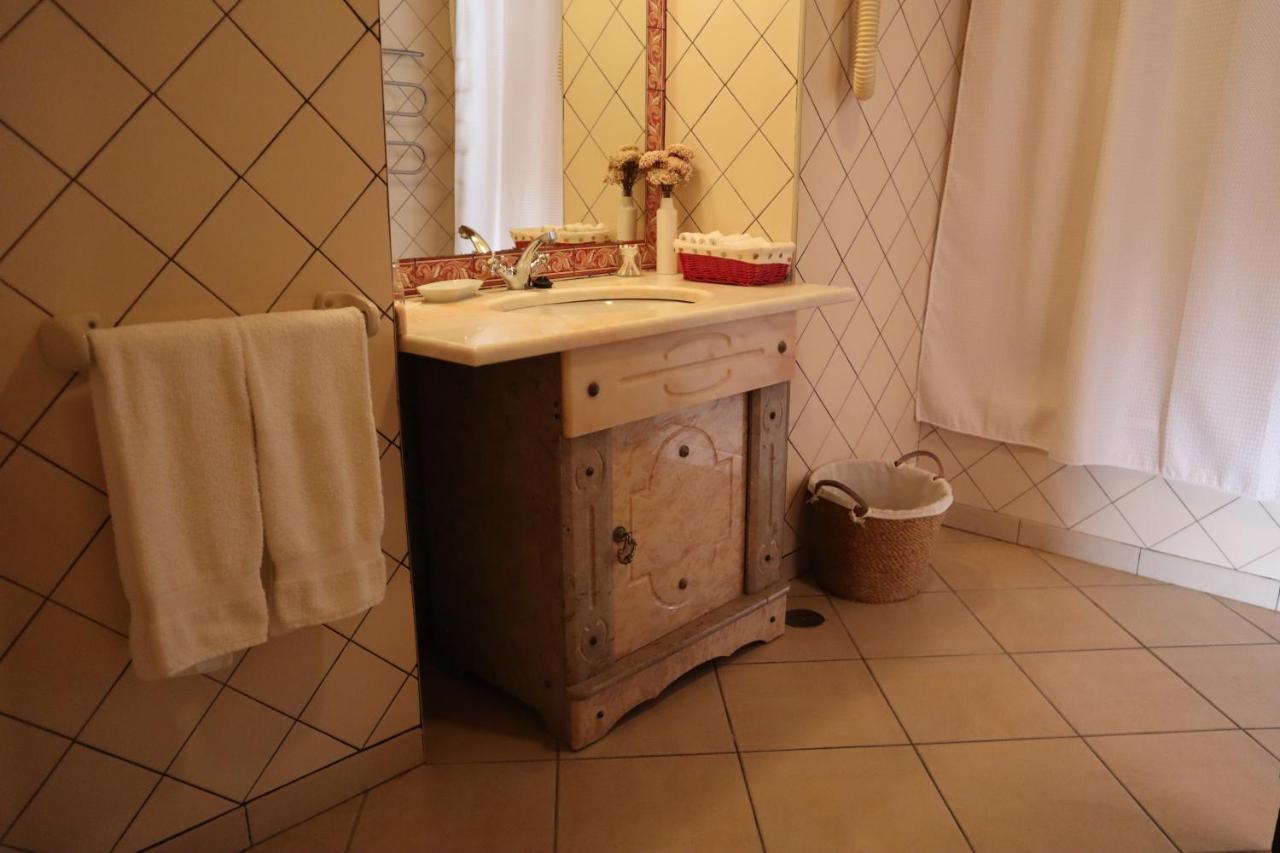 Os Agostos Bed and Breakfast Buitenkant foto